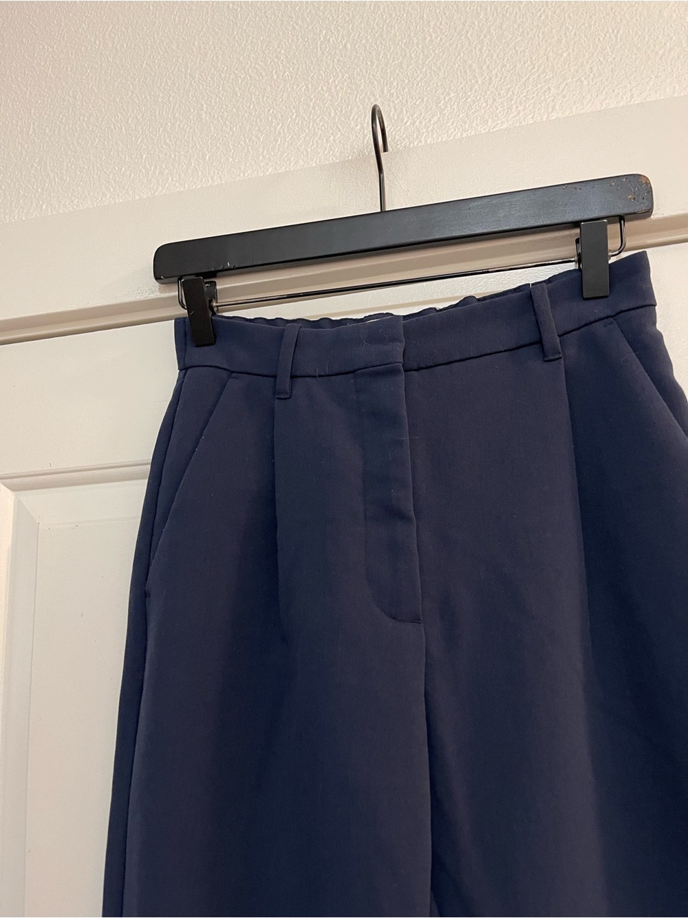 Abercrombie & Fitch Sloane Tailored Wide Leg Pant - Picture 4 of 5